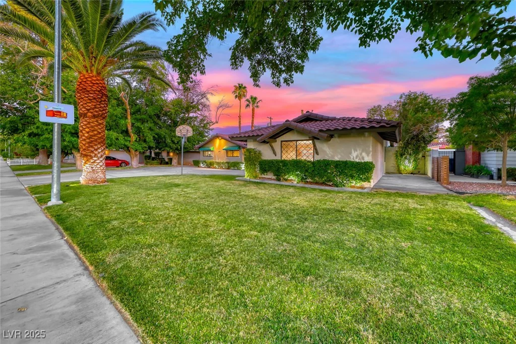 3001 Colanthe, Las Vegas, NV 89102