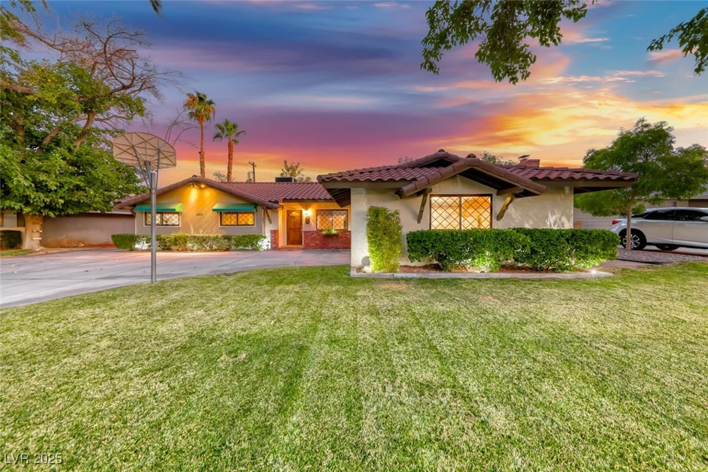 3001 Colanthe, Las Vegas, NV 89102