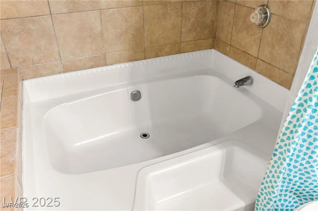 4050 Pacific Harbors, Las Vegas, NV 89121