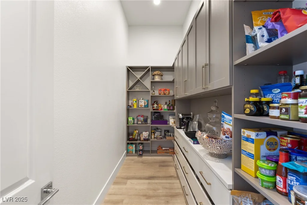5219 Iron River, Las Vegas, NV 89135