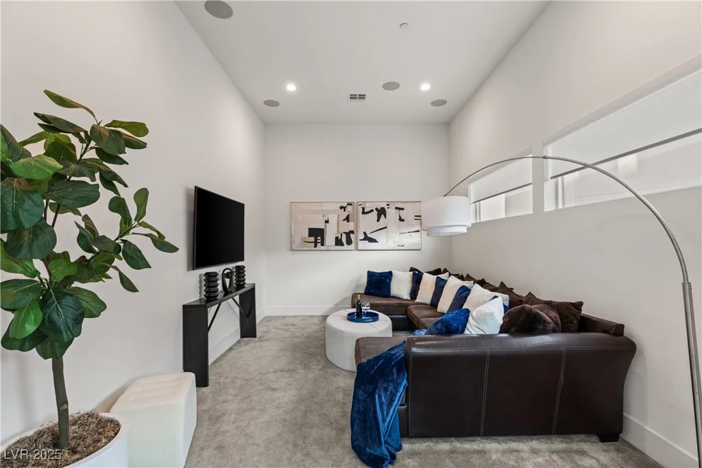 5219 Iron River, Las Vegas, NV 89135