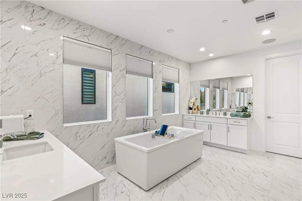 5219 Iron River, Las Vegas, NV 89135