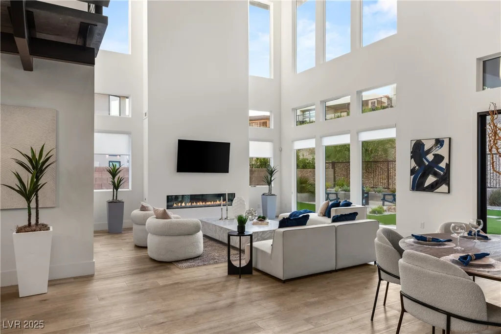 5219 Iron River, Las Vegas, NV 89135