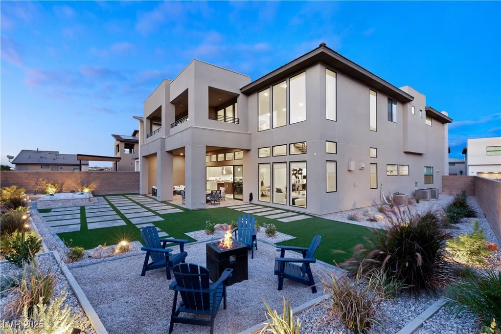 5219 Iron River, Las Vegas, NV 89135