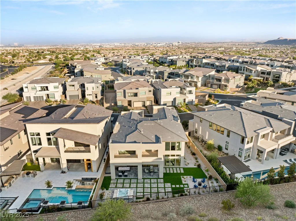 5219 Iron River, Las Vegas, NV 89135