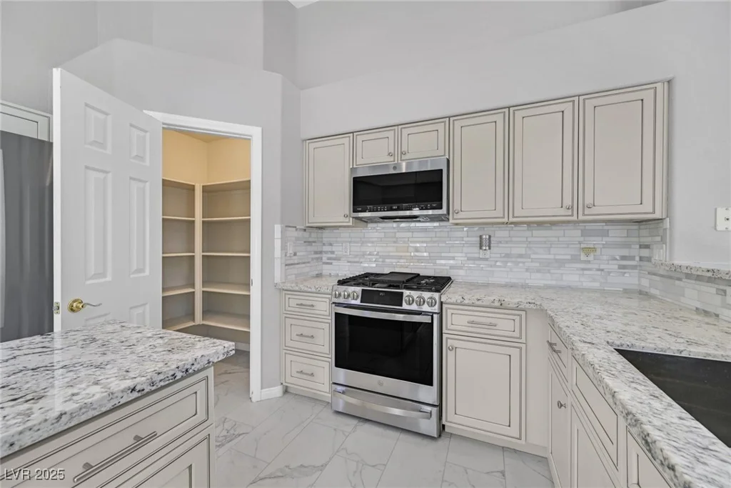 2487 Hoopes, Henderson, NV 89052