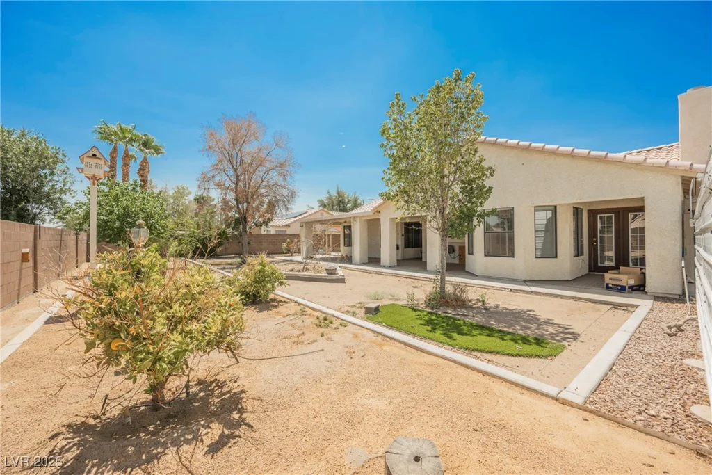 3632 Glen Ridge, Las Vegas, NV 89108