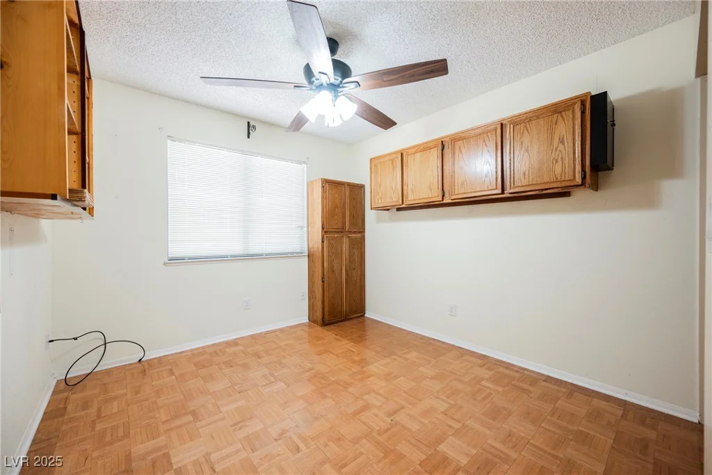 3632 Glen Ridge, Las Vegas, NV 89108