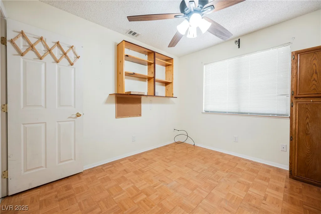 3632 Glen Ridge, Las Vegas, NV 89108