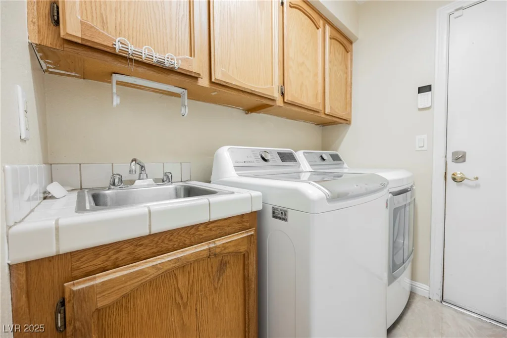 3632 Glen Ridge, Las Vegas, NV 89108