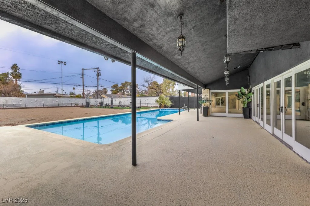1420 8th, Las Vegas, NV 89104