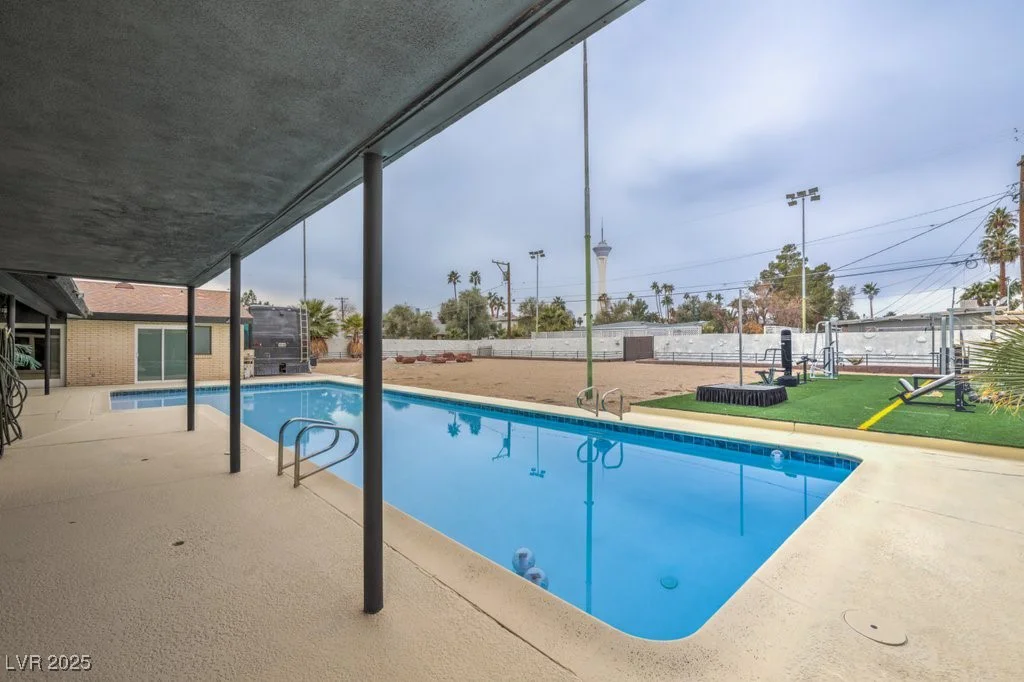 1420 8th, Las Vegas, NV 89104