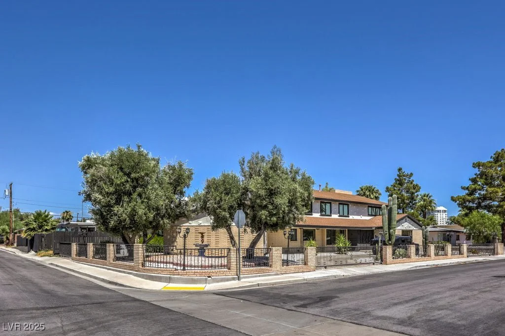 1420 8th, Las Vegas, NV 89104
