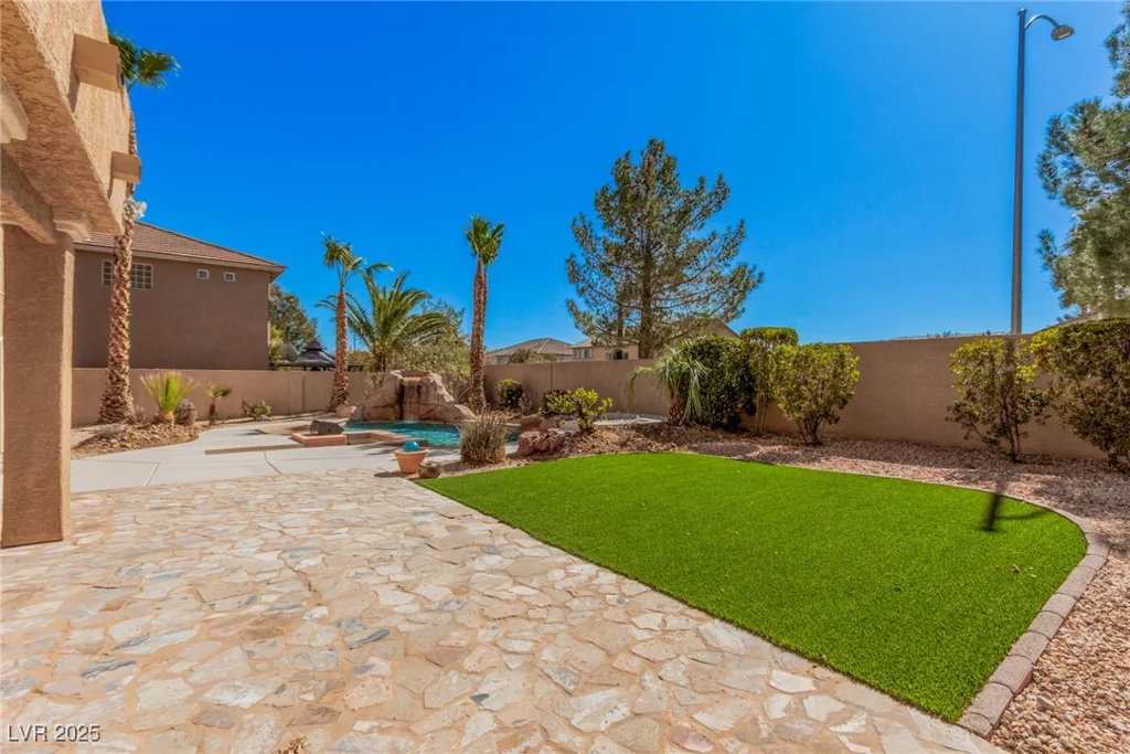 8809 Barium Rock, Las Vegas, NV 89143
