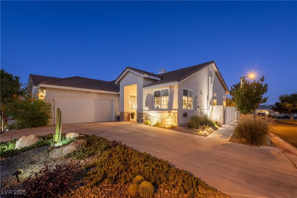 10313 New Frontier, Las Vegas, NV 89144