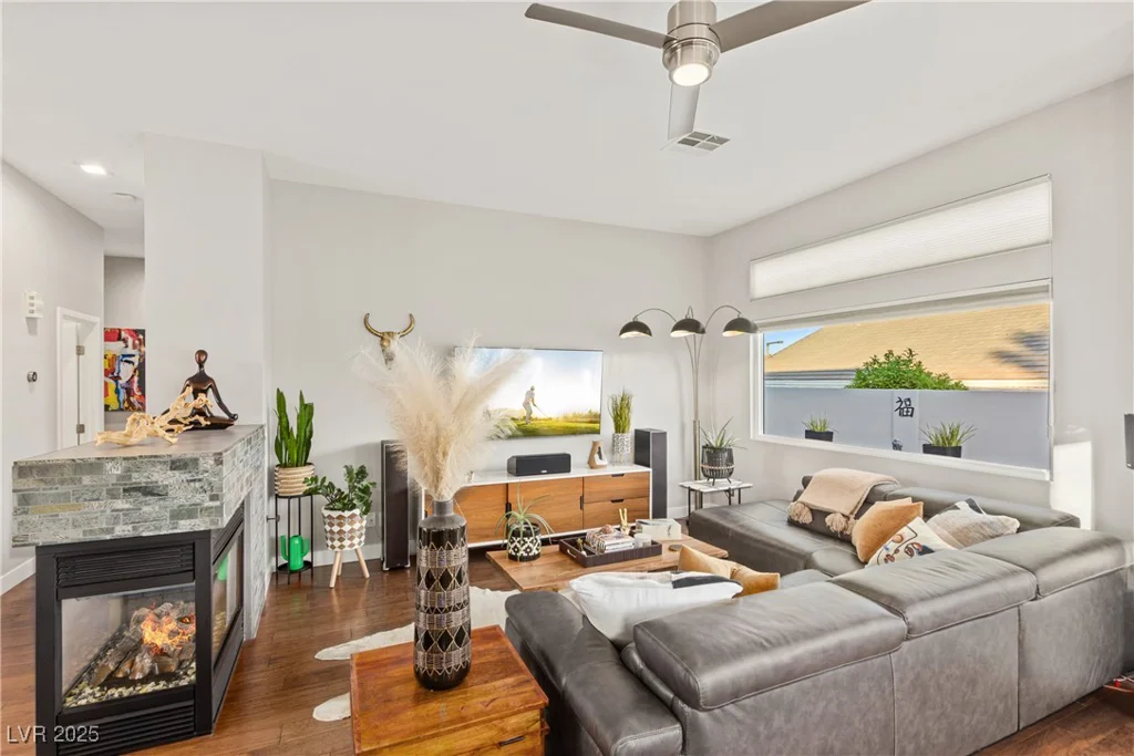 10313 New Frontier, Las Vegas, NV 89144