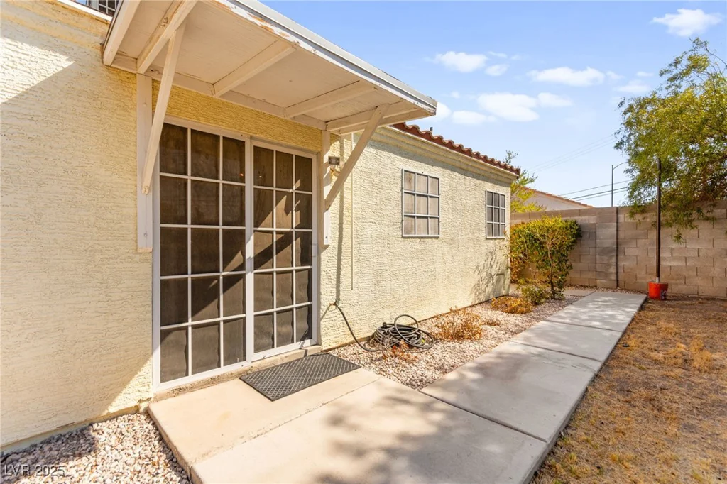 1420 Indian Hedge, North Las Vegas, NV 89032