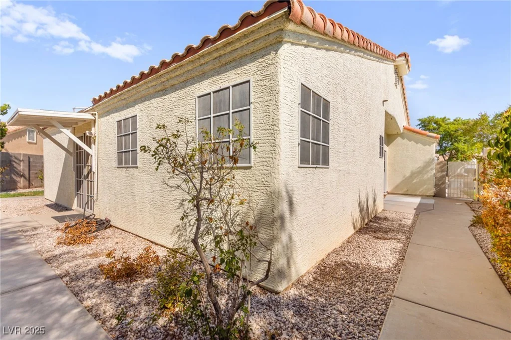 1420 Indian Hedge, North Las Vegas, NV 89032