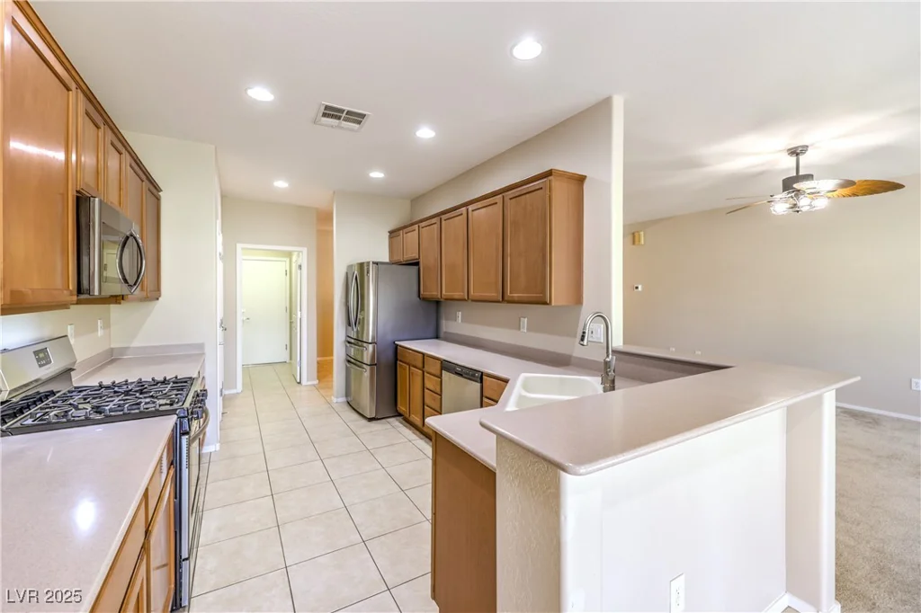 7649 Broadwing, North Las Vegas, NV 89084
