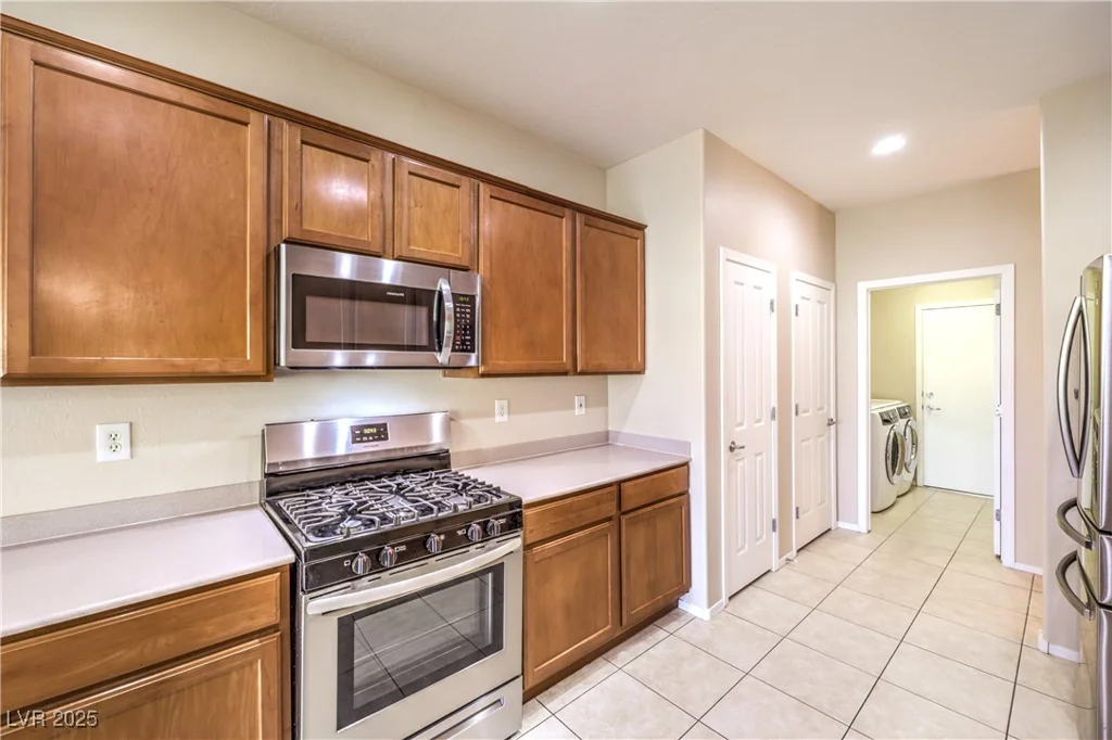 7649 Broadwing, North Las Vegas, NV 89084