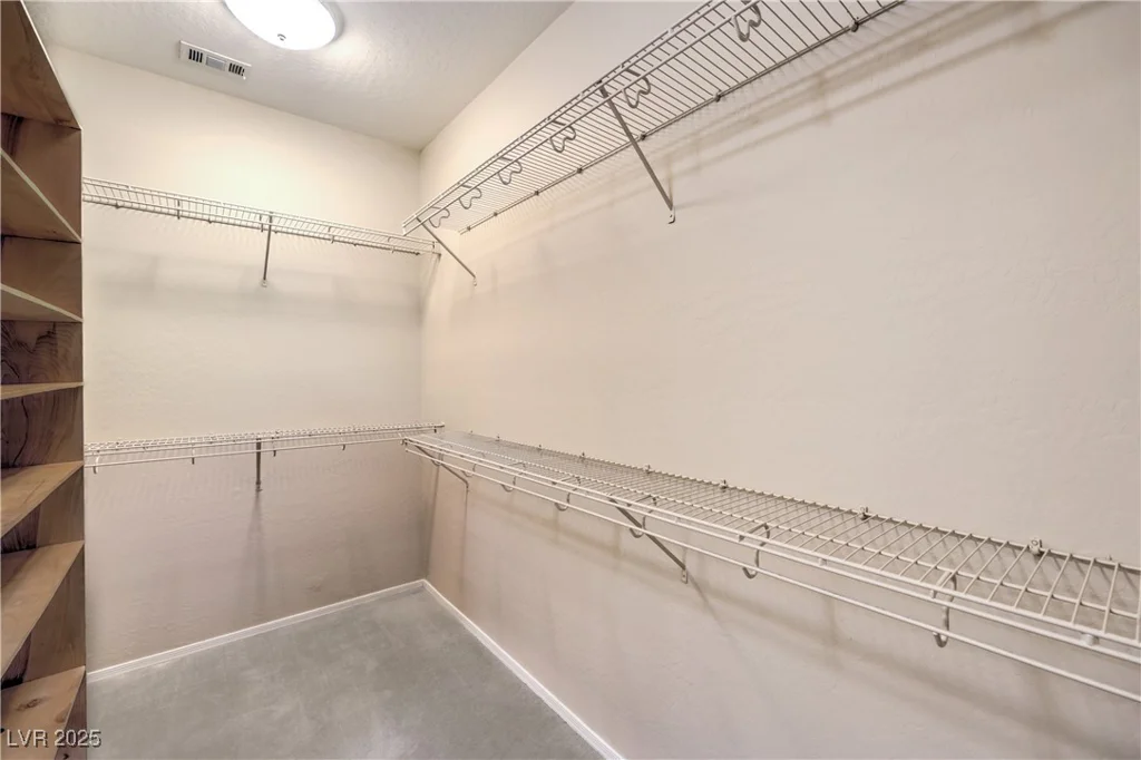 7649 Broadwing, North Las Vegas, NV 89084