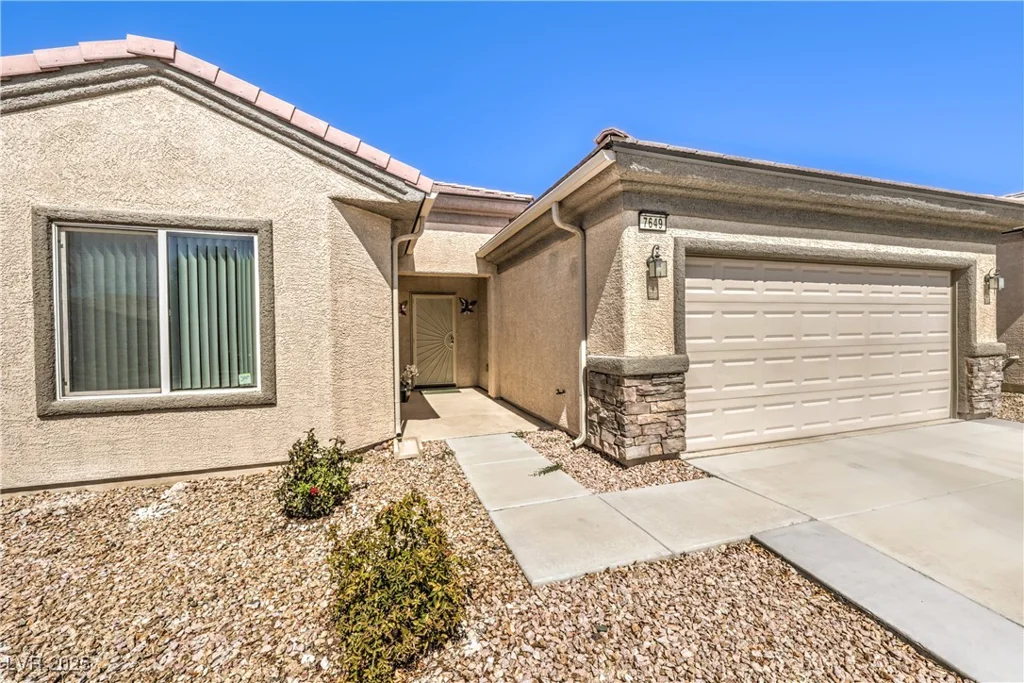 7649 Broadwing, North Las Vegas, NV 89084