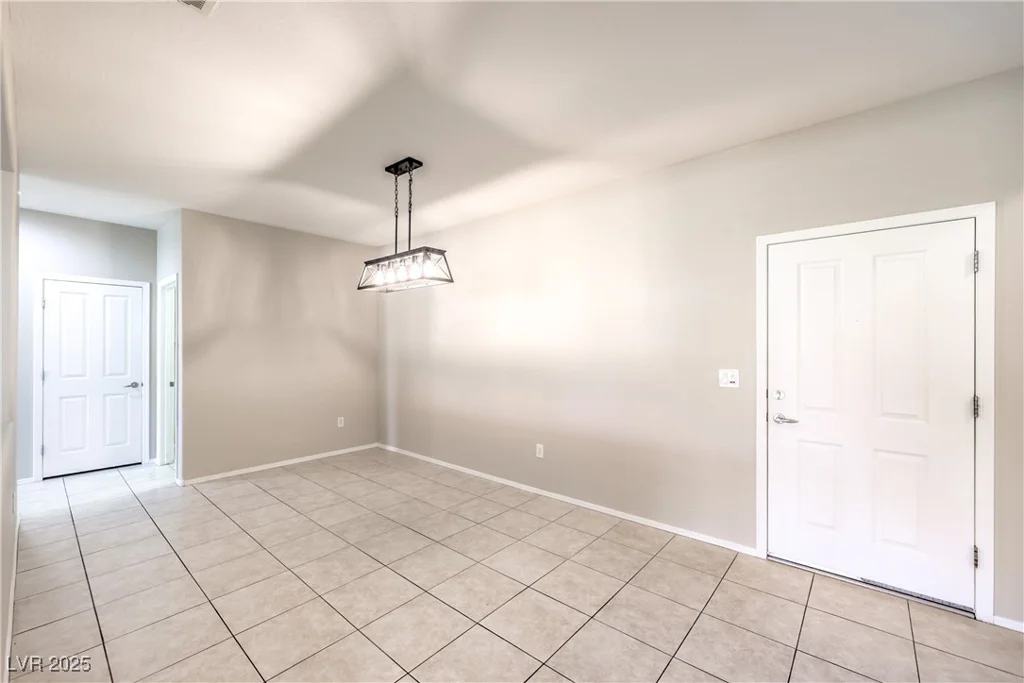 7649 Broadwing, North Las Vegas, NV 89084