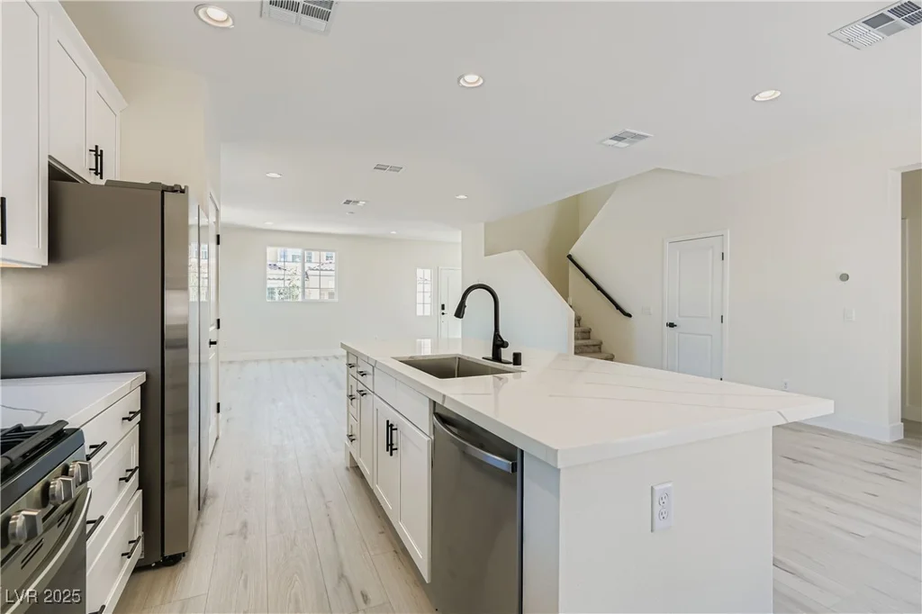 9713 Rocket Grove, Las Vegas, NV 89178