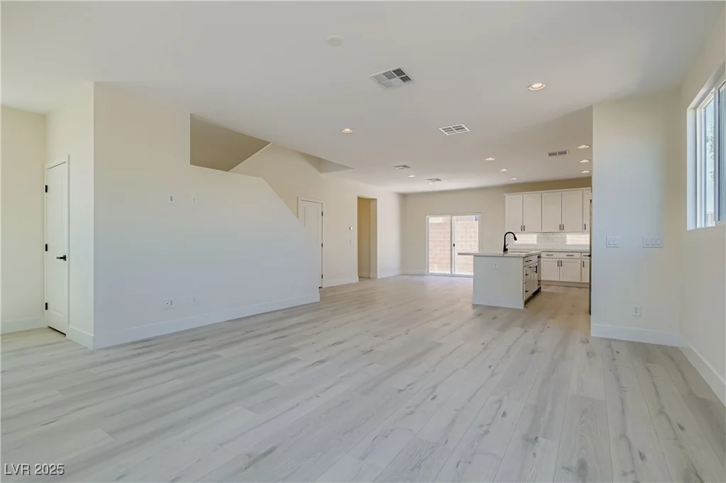 9713 Rocket Grove, Las Vegas, NV 89178