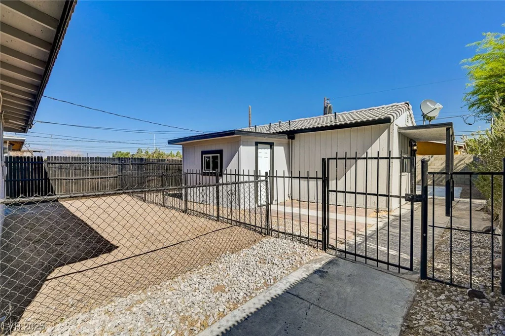 1436 Bartlett, Las Vegas, NV 89106