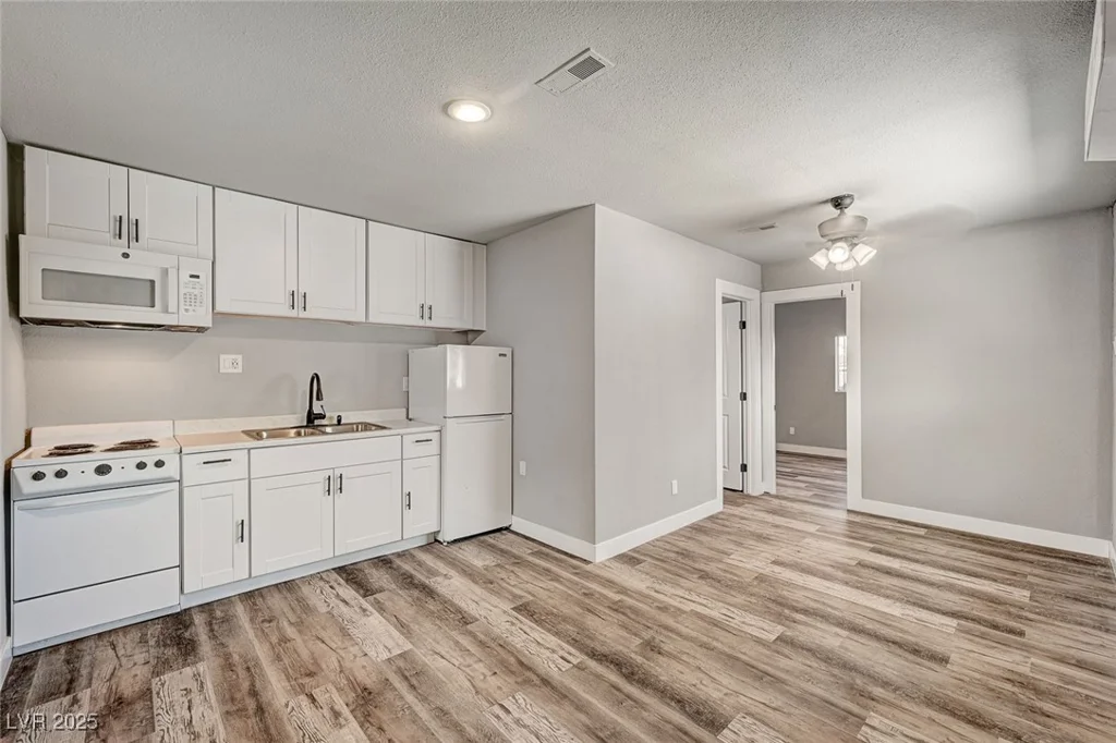 1436 Bartlett, Las Vegas, NV 89106