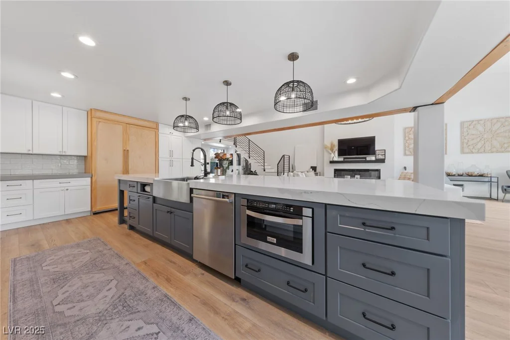 3021 Plaza De Monte, Las Vegas, NV 89102