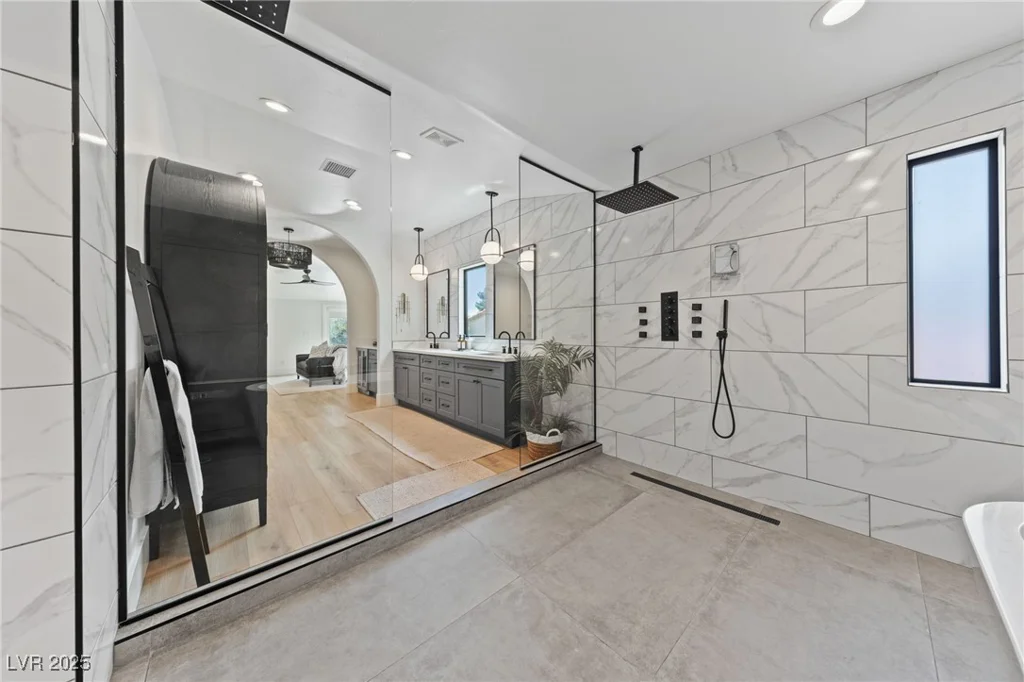 3021 Plaza De Monte, Las Vegas, NV 89102