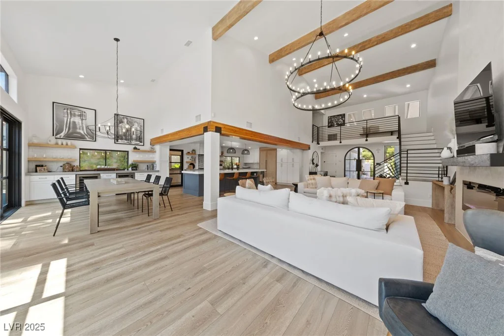 3021 Plaza De Monte, Las Vegas, NV 89102