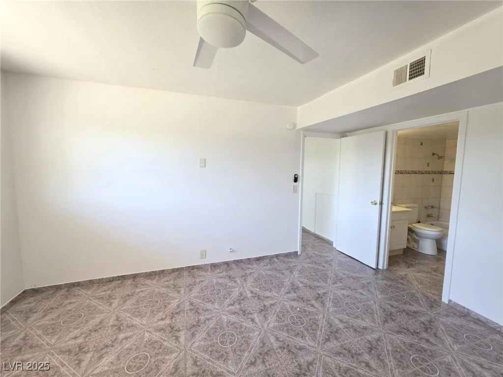 575 Royal Crest, Las Vegas, NV 89169