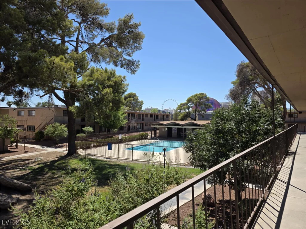 575 Royal Crest, Las Vegas, NV 89169