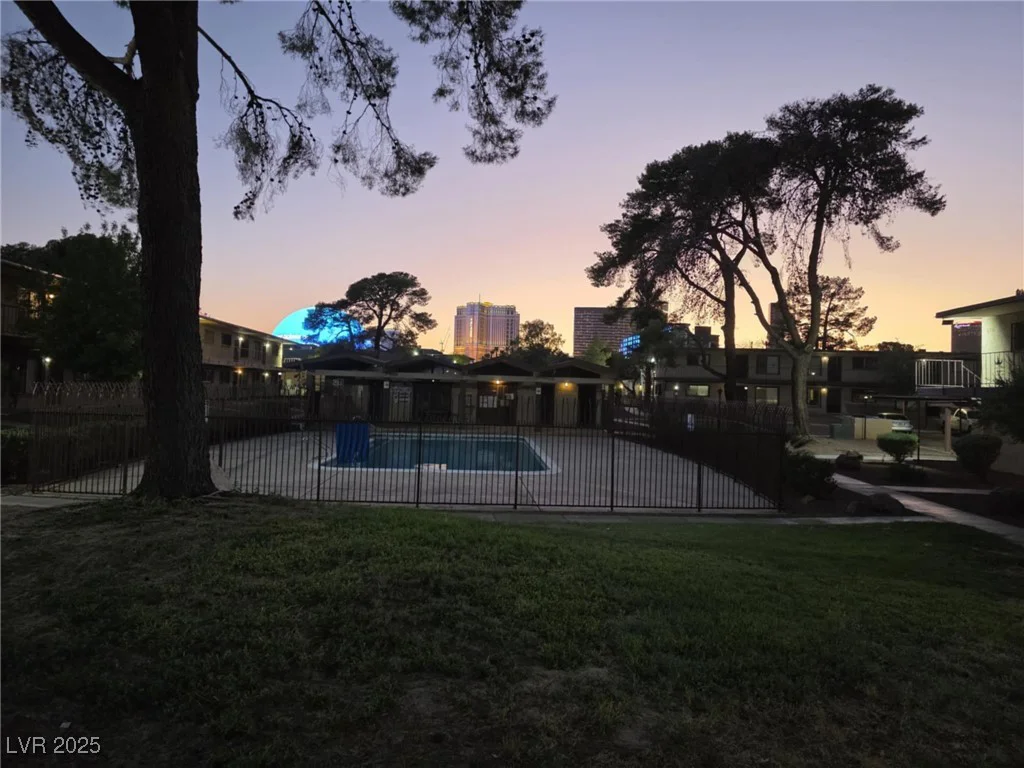 575 Royal Crest, Las Vegas, NV 89169