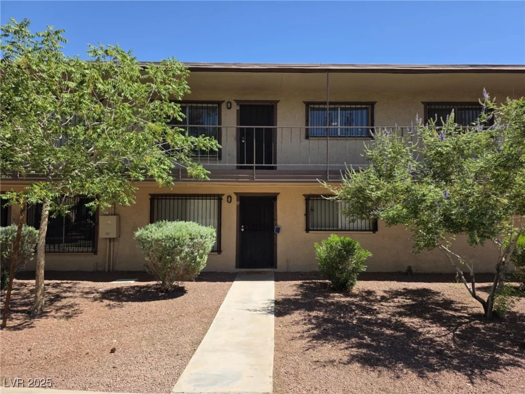 575 Royal Crest, Las Vegas, NV 89169