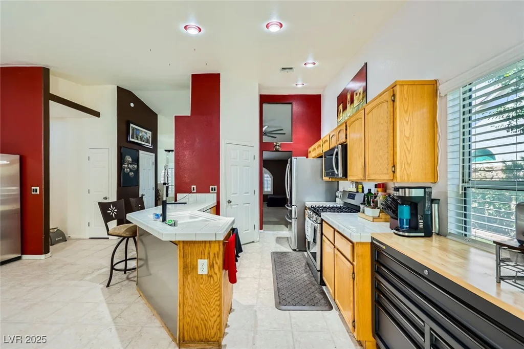1905 Dakota Hills, Las Vegas, NV 89123