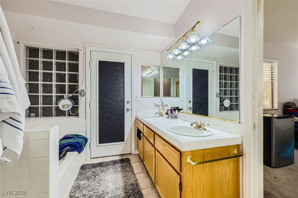 1905 Dakota Hills, Las Vegas, NV 89123