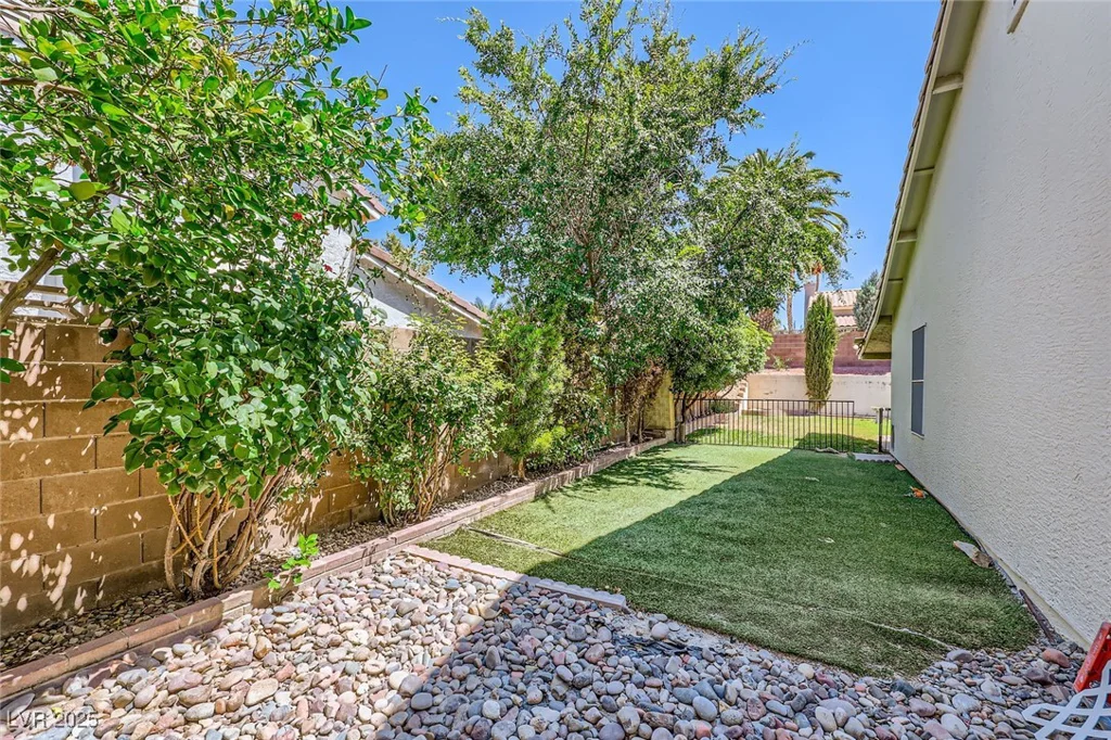 1905 Dakota Hills, Las Vegas, NV 89123