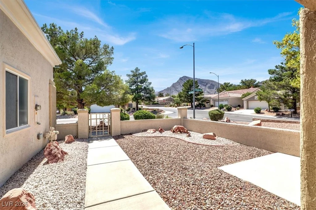 2916 Fitzroy, Las Vegas, NV 89134