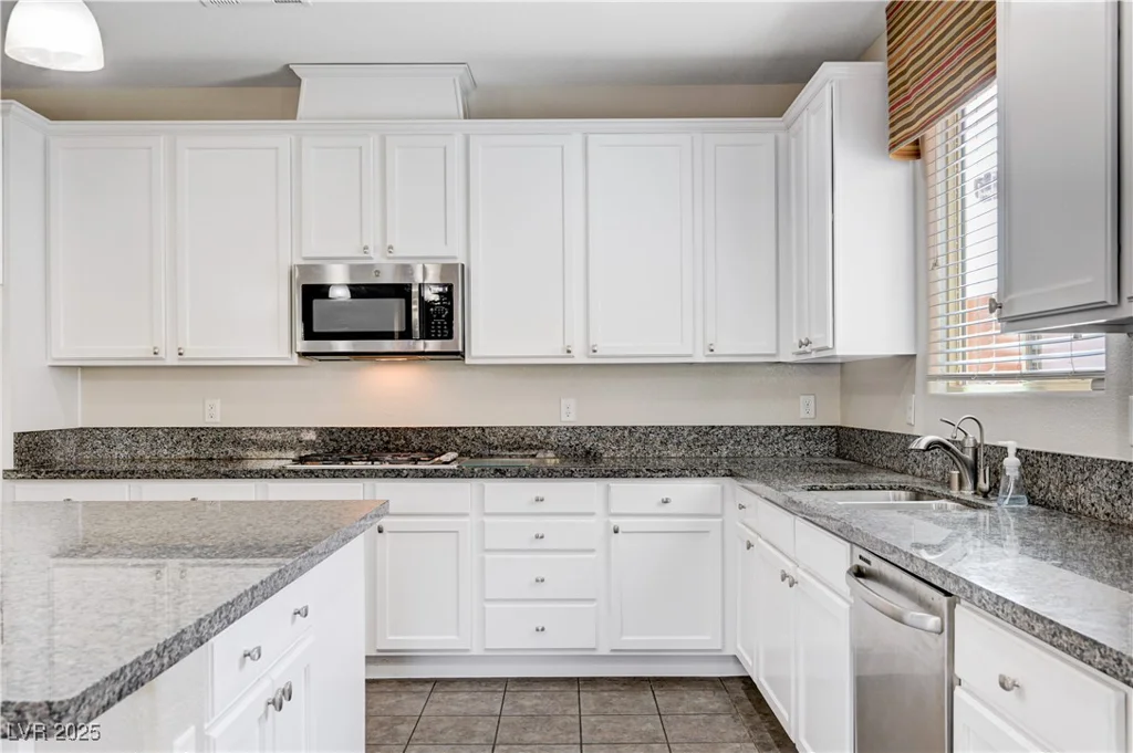 6656 Fort William, North Las Vegas, NV 89084
