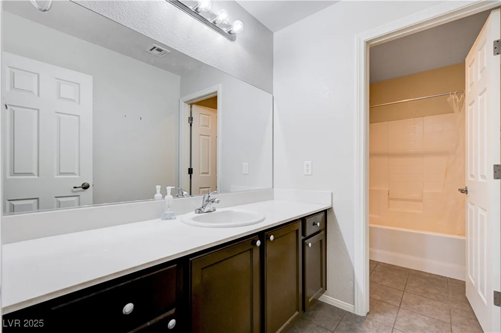 6656 Fort William, North Las Vegas, NV 89084