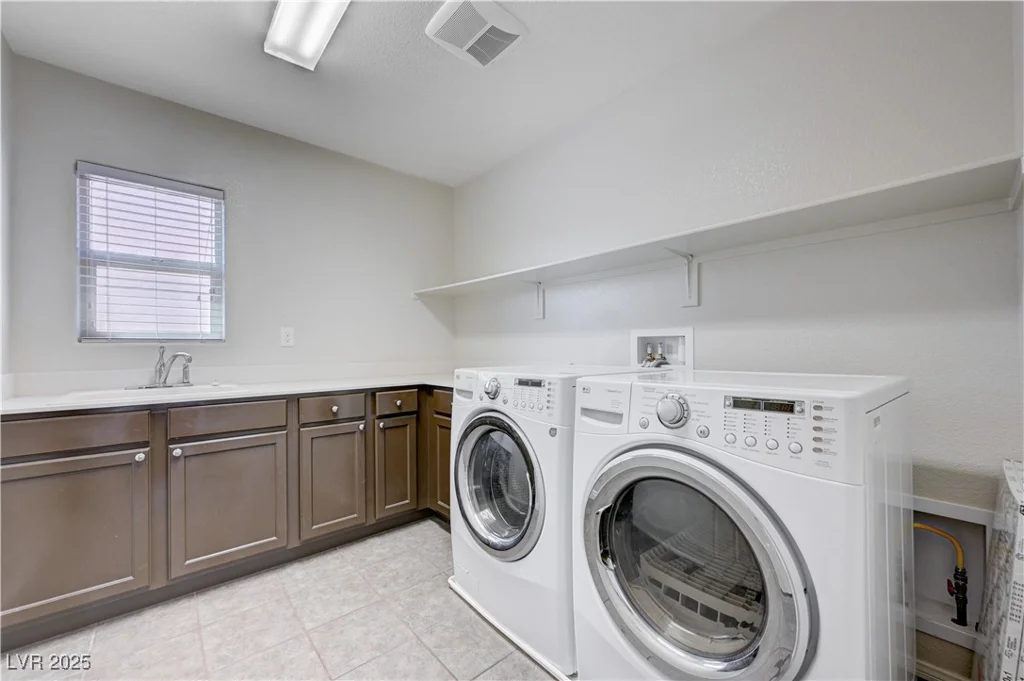 6656 Fort William, North Las Vegas, NV 89084