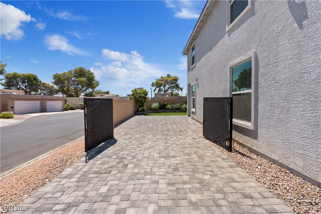 4219 Wales Green, Las Vegas, NV 89110