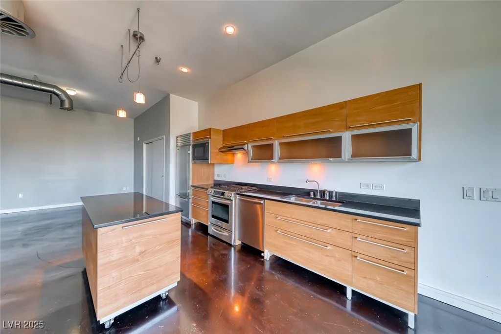 200 Hoover, Las Vegas, NV 89101
