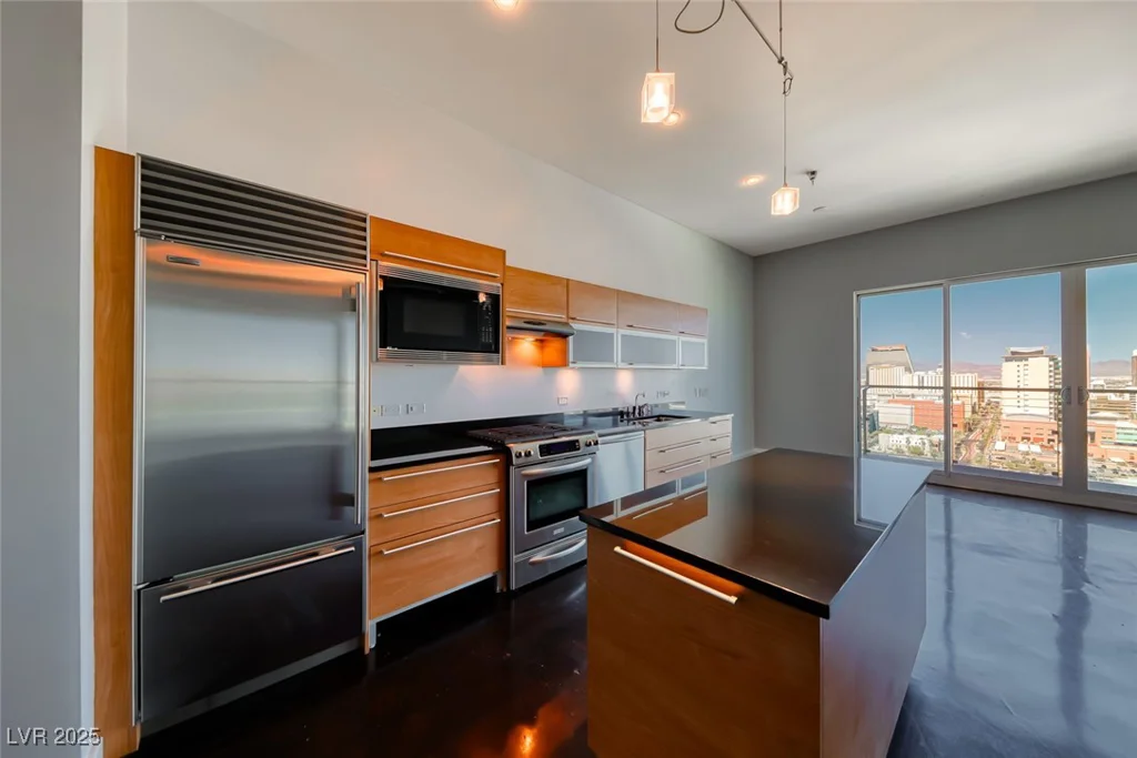 200 Hoover, Las Vegas, NV 89101