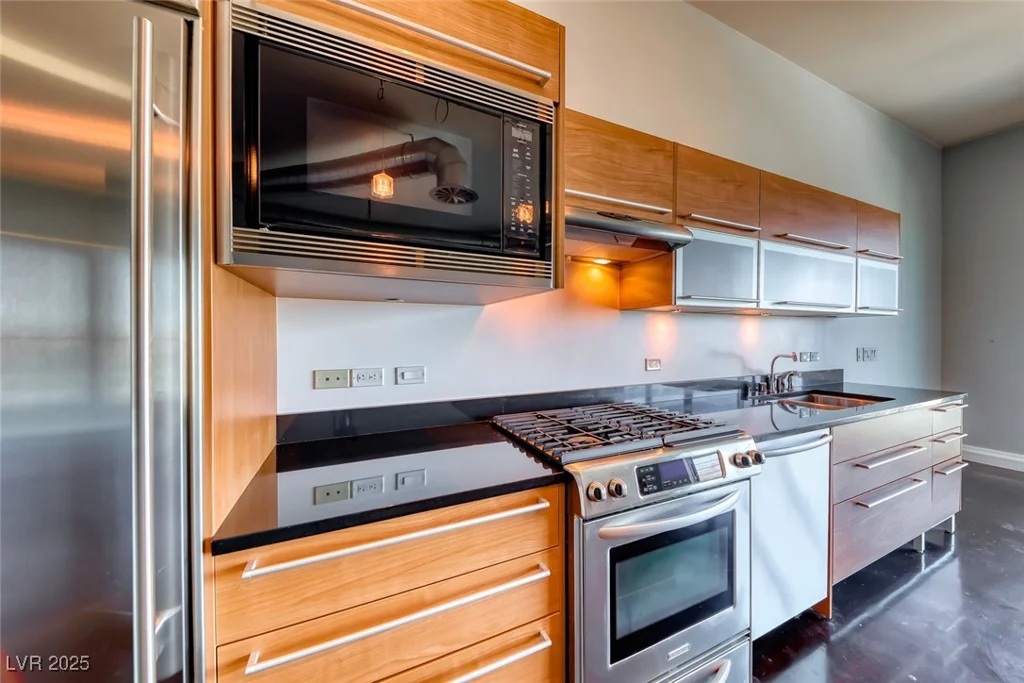 200 Hoover, Las Vegas, NV 89101
