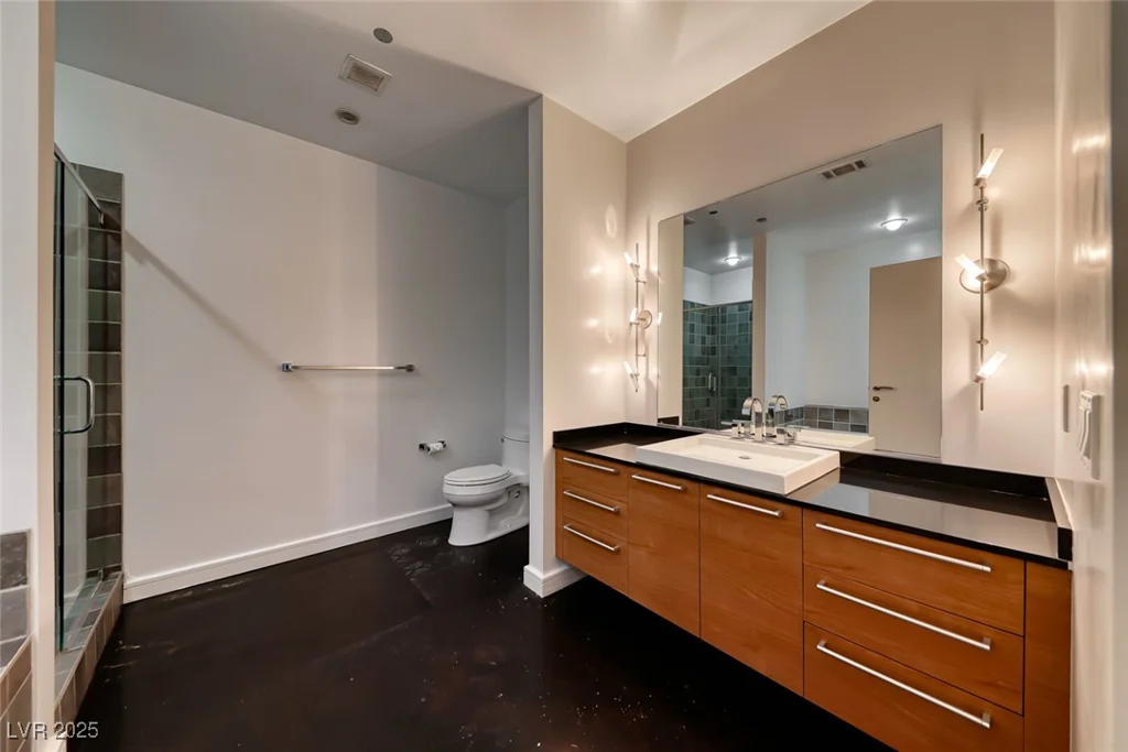 200 Hoover, Las Vegas, NV 89101